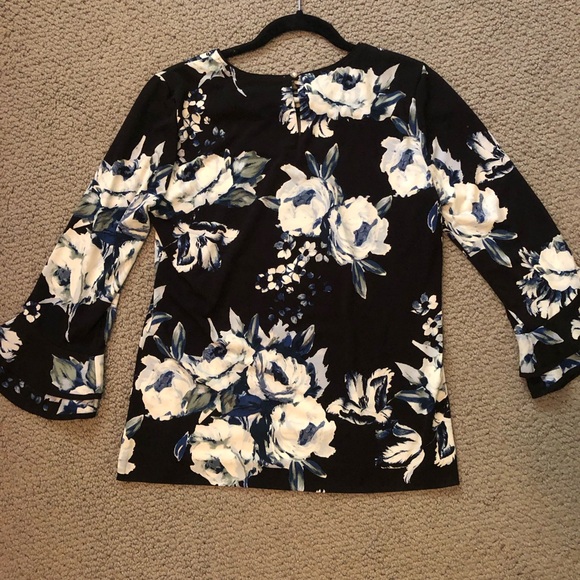 EUC Karl Lagerfeld 3/4 length sleeve top size small - Picture 6 of 9